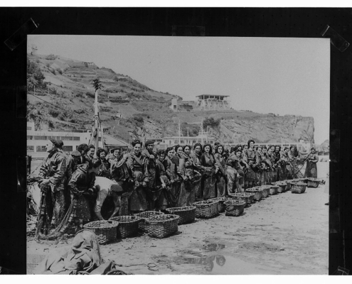 guetaria donne con ceste