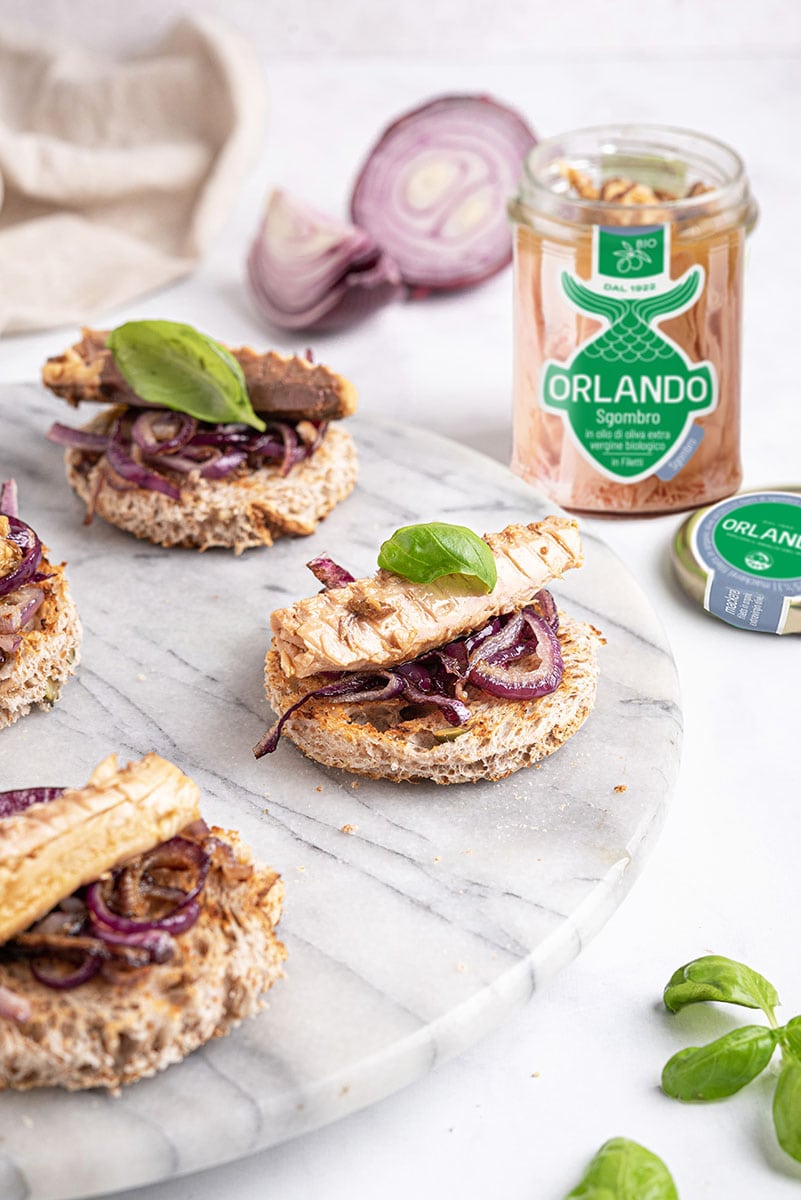 crostini con sgombro